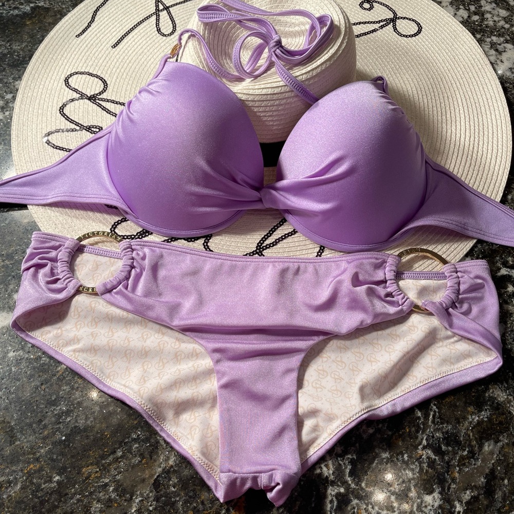 Like new 36D halter top only … bottoms sold out
